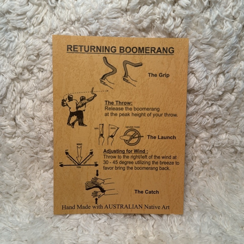 Handmade Australian Wooden Boomerang & Stand - Picture 3 of 7